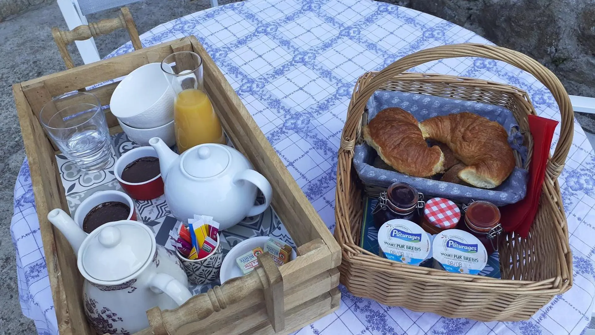 Bed and Breakfast Les Terrasses De Collanges Saint-Pierre-de-Colombier Francia